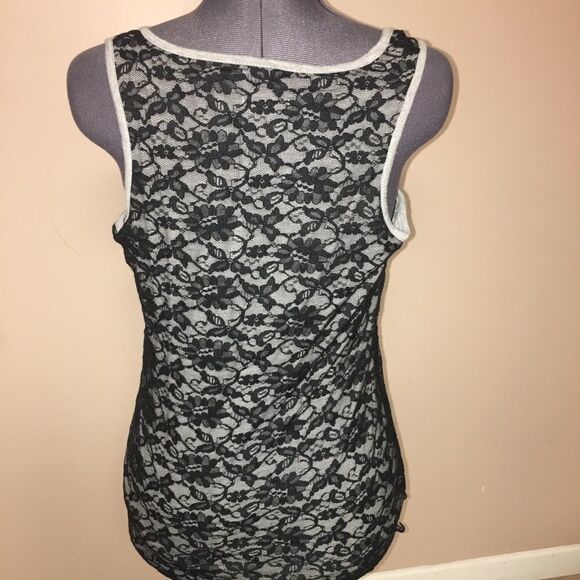Cache lace overlay tank size medium - Picture 5 of 7